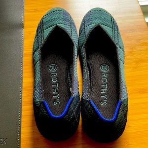 Rothy’s size 8 rounded toe flats.